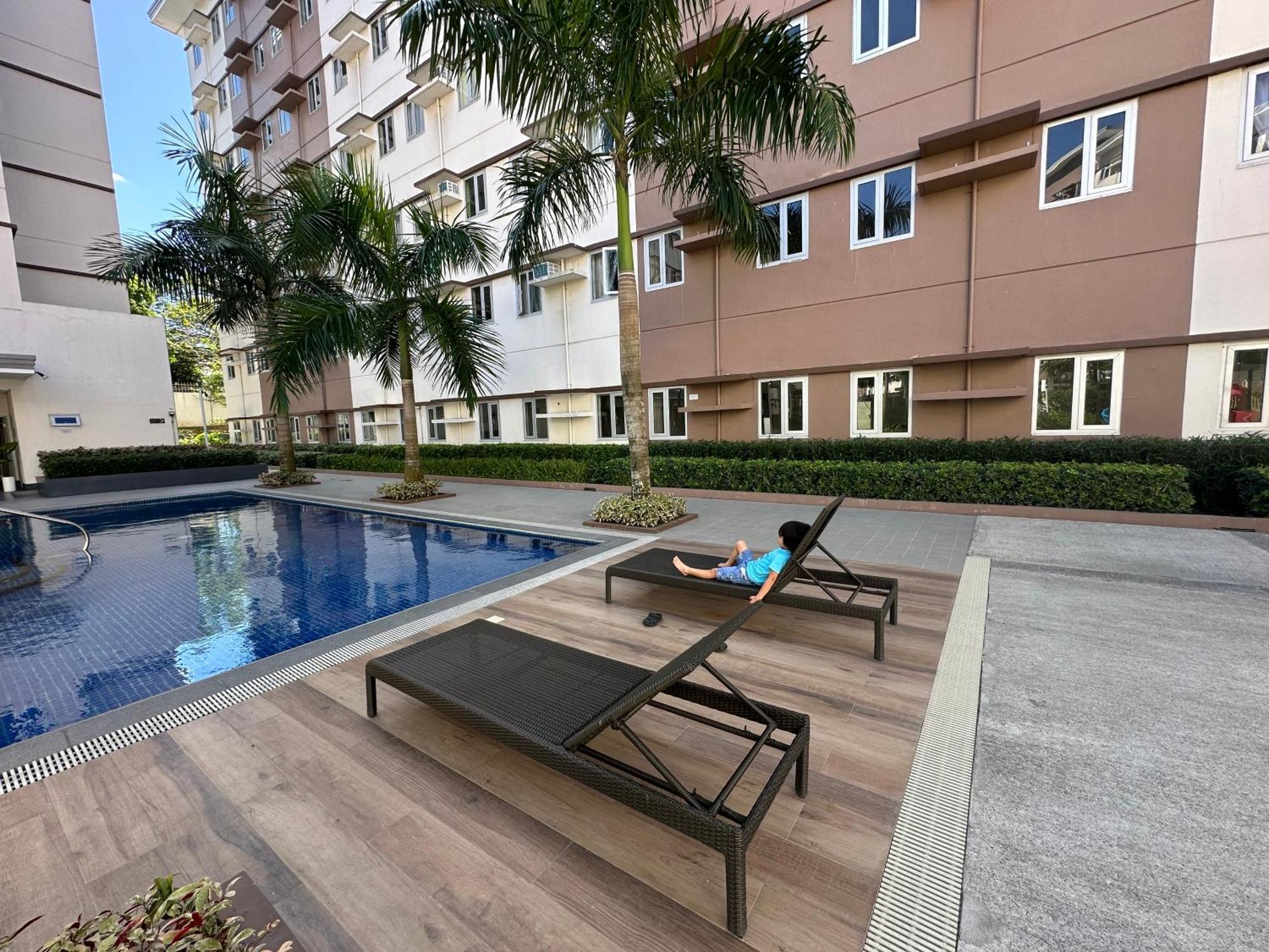 Starlight Suites Trece Martires ภายนอก รูปภาพ