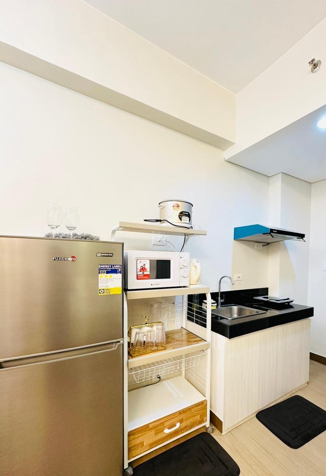 Starlight Suites Trece Martires ภายนอก รูปภาพ