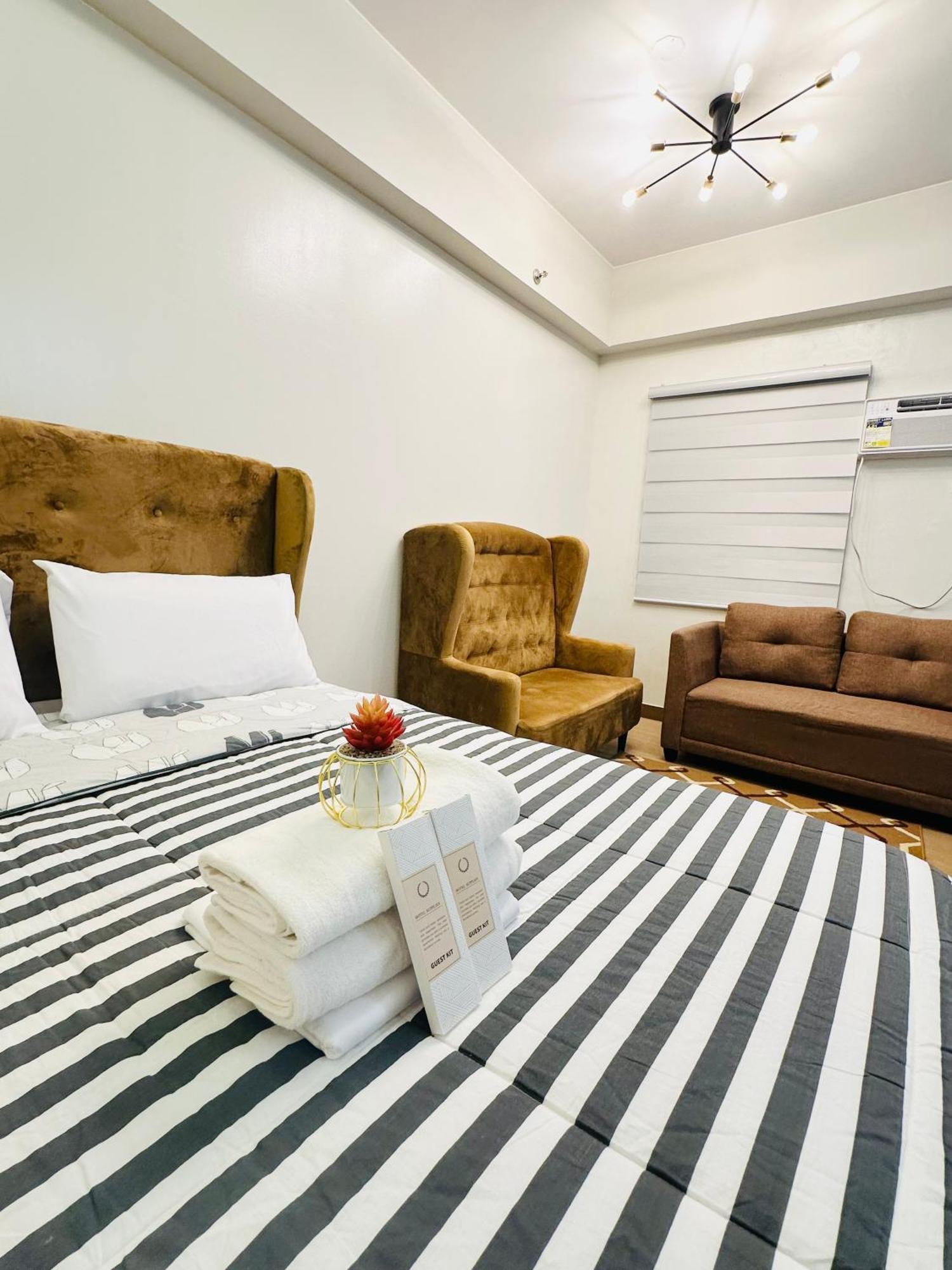 Starlight Suites Trece Martires ภายนอก รูปภาพ