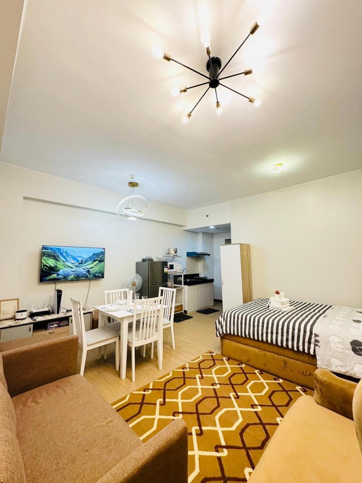 Starlight Suites Trece Martires ภายนอก รูปภาพ