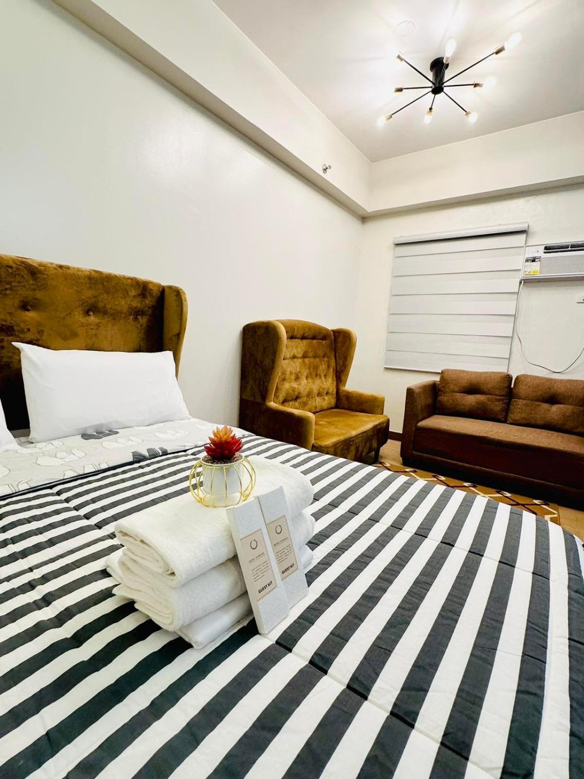 Starlight Suites Trece Martires ภายนอก รูปภาพ
