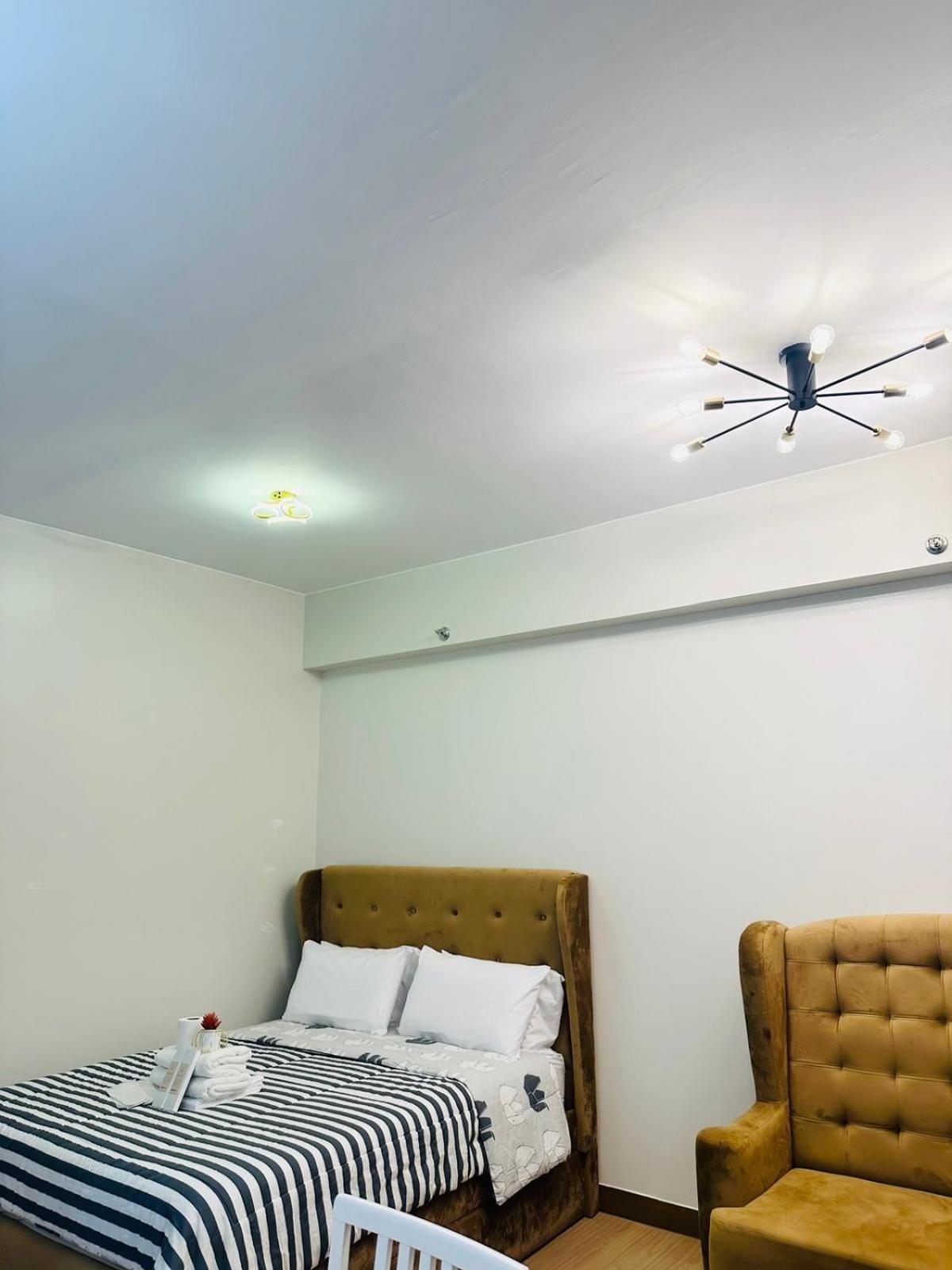 Starlight Suites Trece Martires ภายนอก รูปภาพ