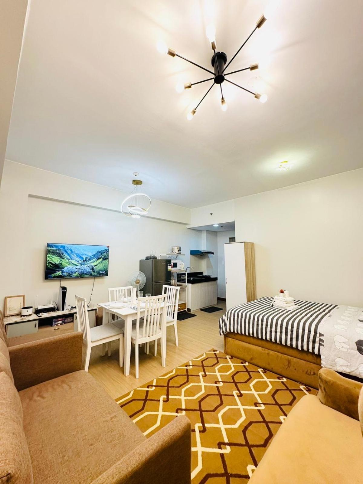 Starlight Suites Trece Martires ภายนอก รูปภาพ