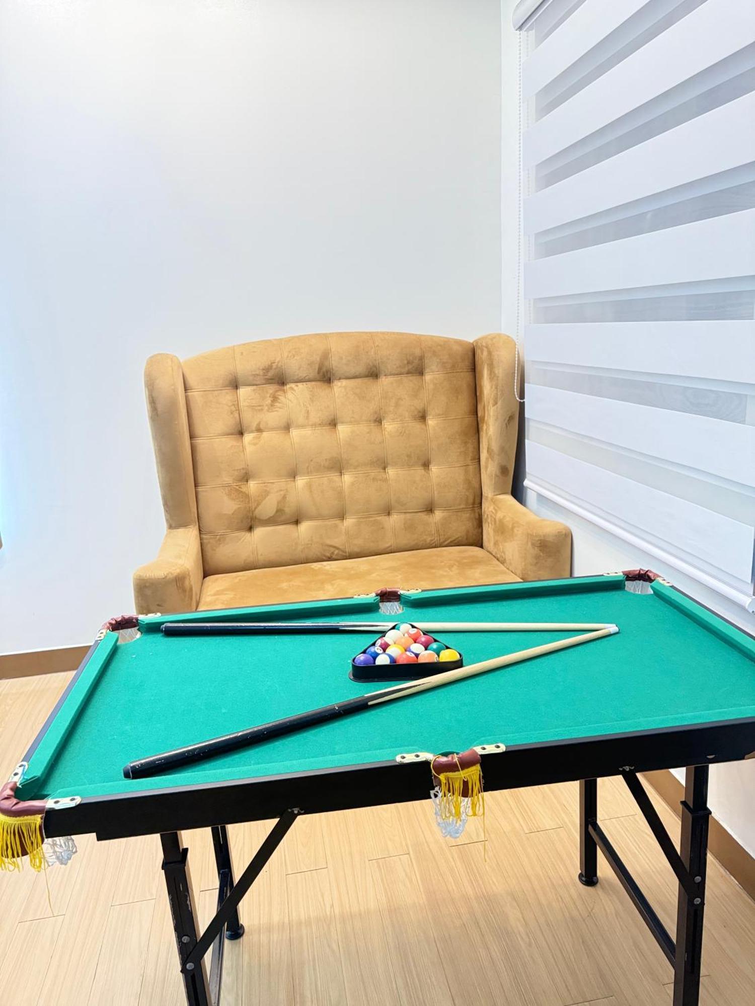 Starlight Suites Trece Martires ภายนอก รูปภาพ